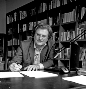 Dr. Bernd Fischer